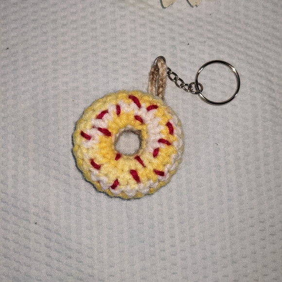 Donut Keychain Sprinkles Backpack Tag HANDCRAFTED Crochet - Picture 4 of 6